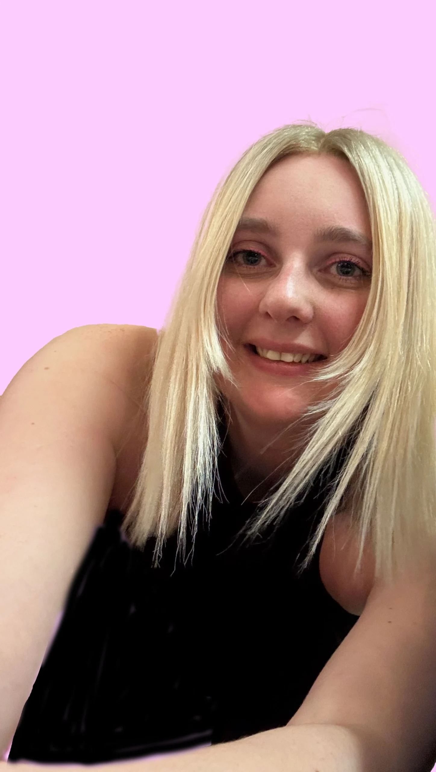 Photo de moi sur un fond rose